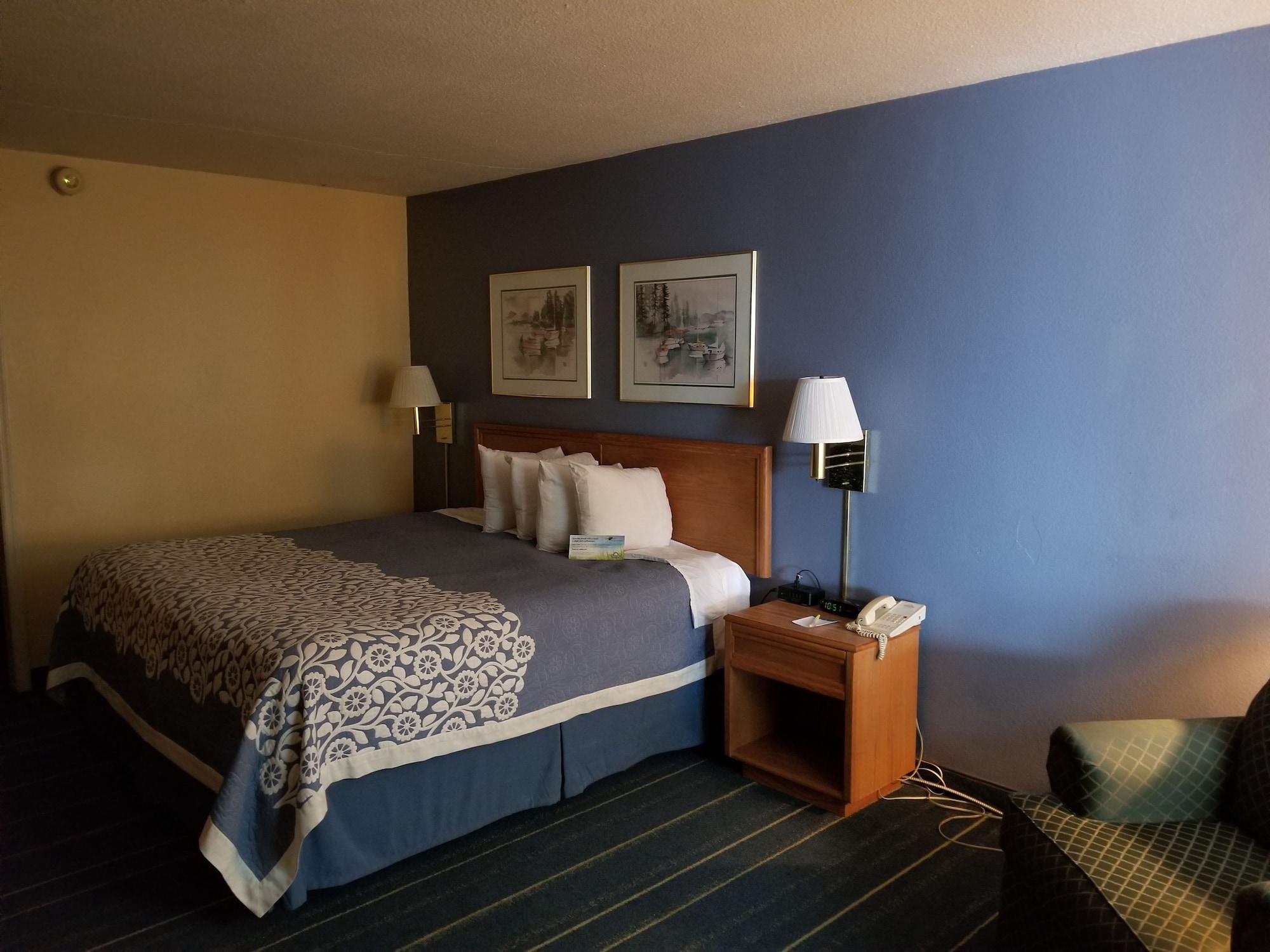 Days Inn By Wyndham South Hill Buitenkant foto