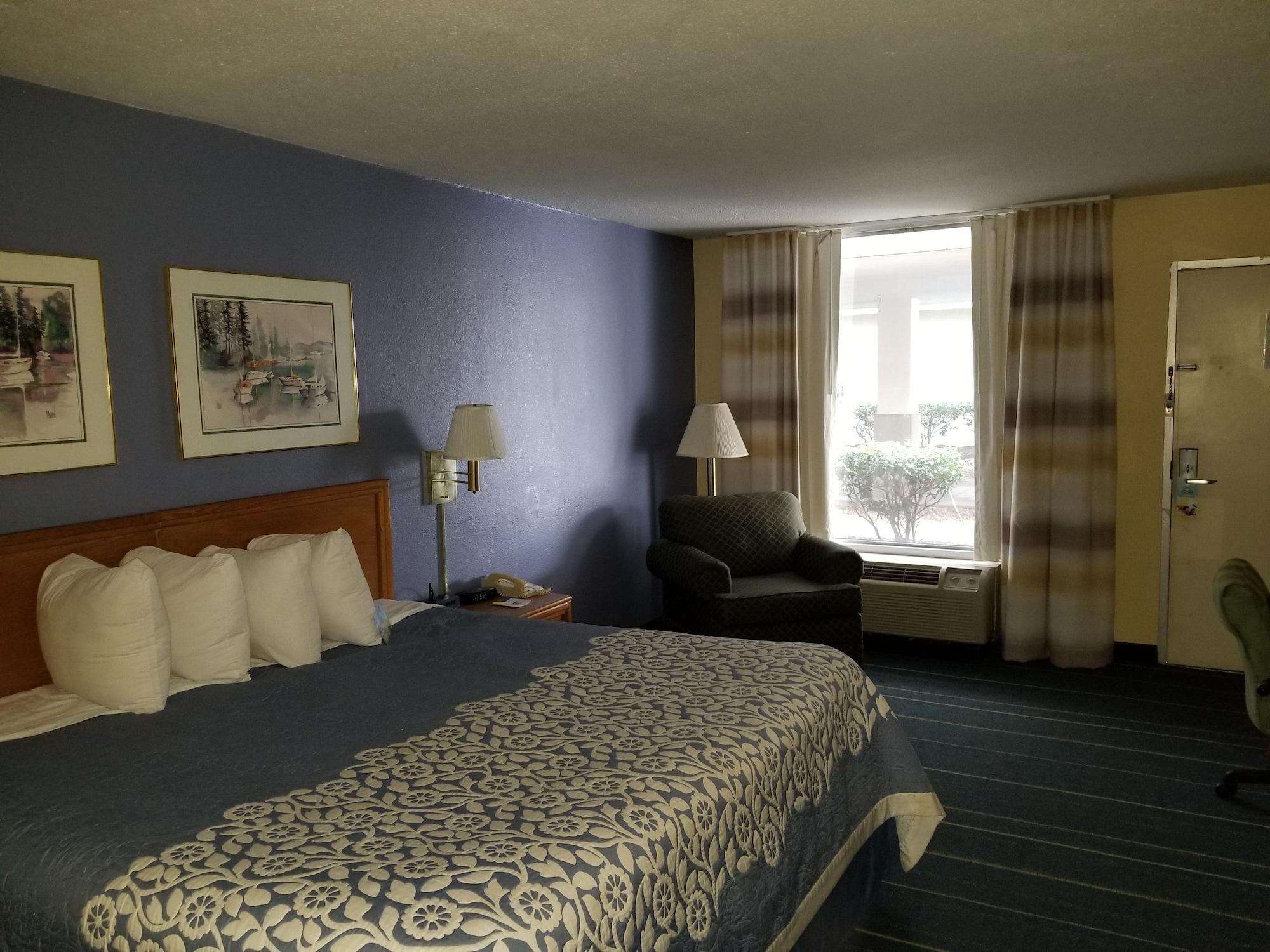 Days Inn By Wyndham South Hill Buitenkant foto
