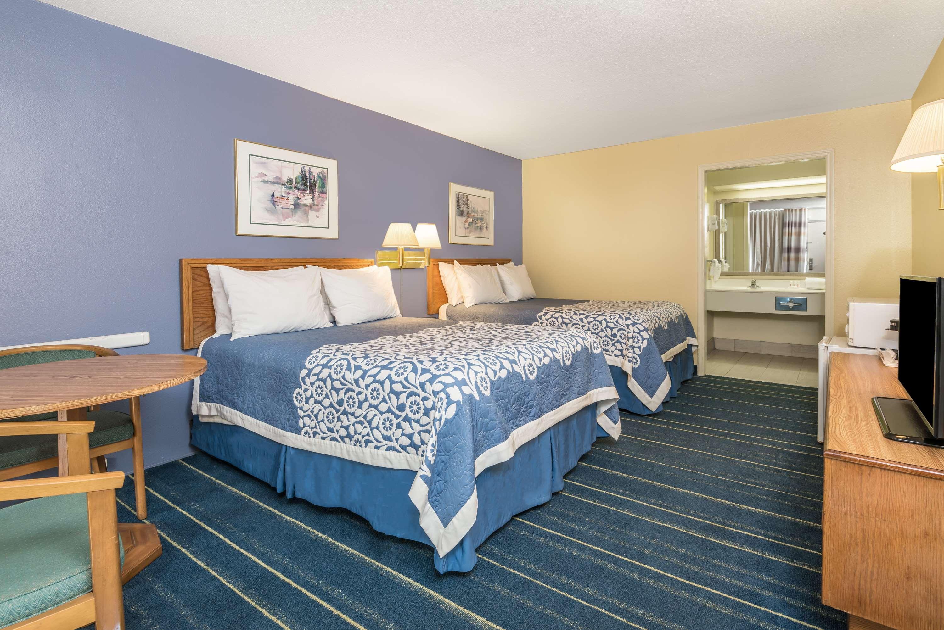 Days Inn By Wyndham South Hill Buitenkant foto